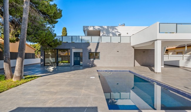 Villa - Brukt - Campoamor - LE-8942