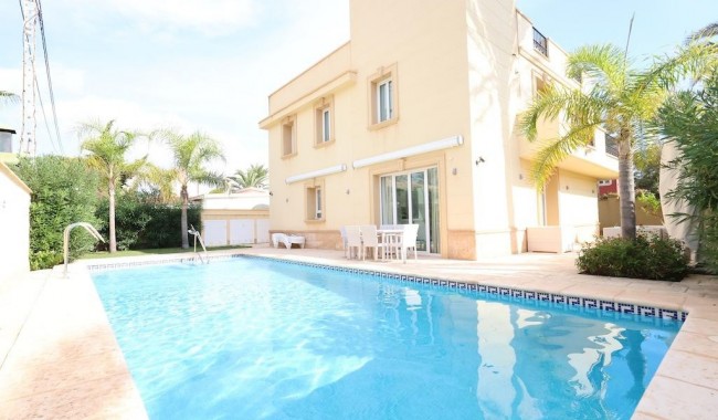 Villa - Brukt - Orihuela - Cabo Roig