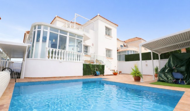 Villa - Brukt - Orihuela Costa - Villamartin