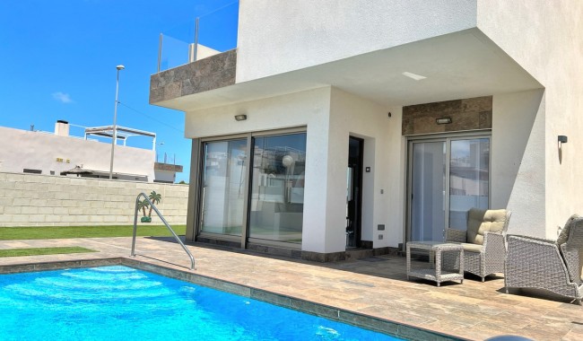 Villa - Brukt - Orihuela - Punta Prima