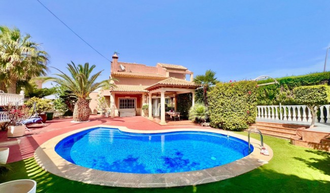 Villa - Brukt - Torrevieja - Centro