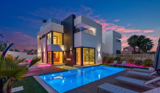 Villa - Brukt - Torrevieja - Centro