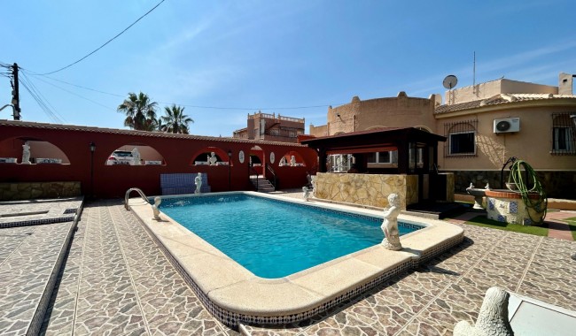 Villa - Brukt - Torrevieja - El Chaparral