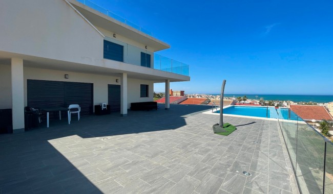 Villa - Brukt - Torrevieja - La Mata