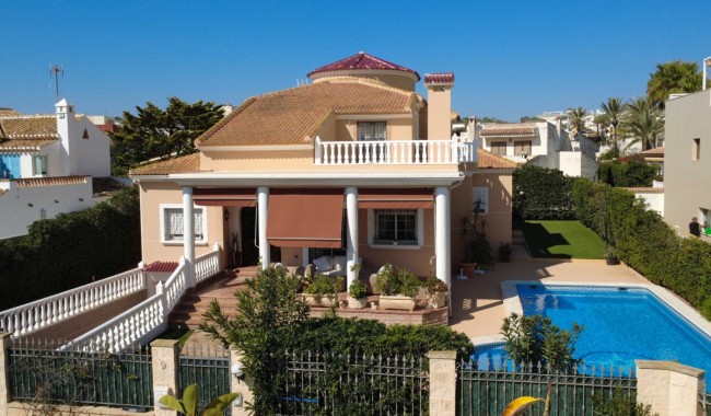 Villa - Brukt - Torrevieja - MO-4023
