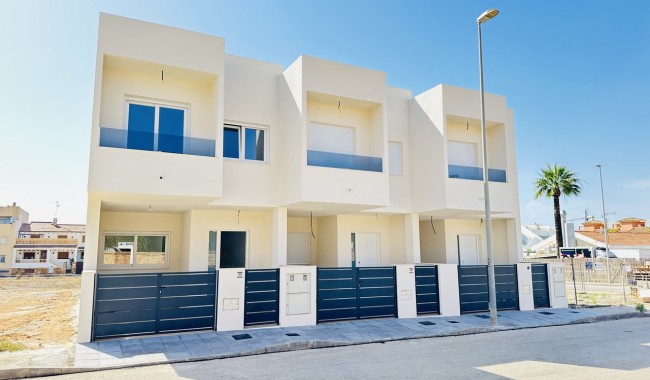 Villa - Nueva construcción  - Pilar de La Horadada - Pilar de La Horadada