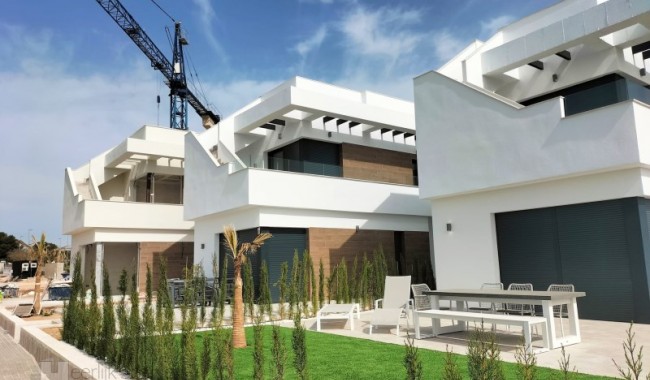 Villa - Nueva construcción  - Pilar de La Horadada - Pilar de La Horadada
