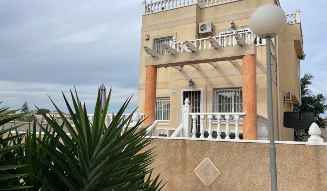 Villa - Resale - Ciudad Quesada/Rojales - La  Marquesa Golf