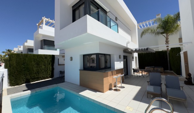 Villa - Resale - Ciudad Quesada/Rojales - MR-2499