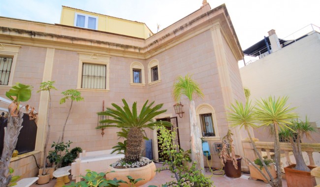 Villa - Resale - Guardamar - Urb. El Moncayo