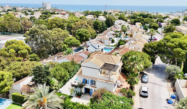 Villa - Resale - Orihuela Costa - La Zenia
