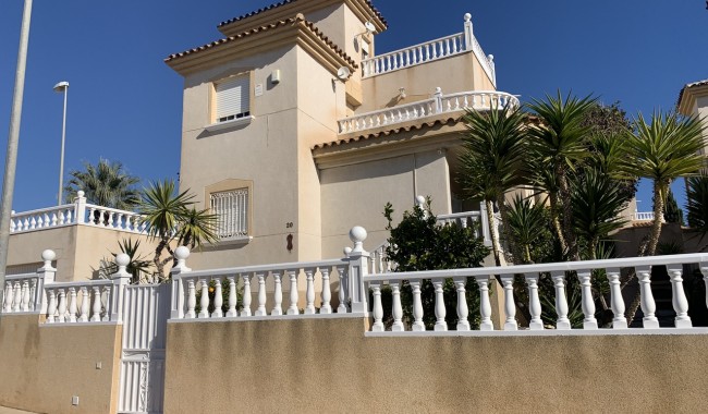 Villa - Resale - Orihuela Costa - Villamartín