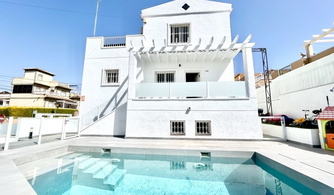 Villa - Resale - Orihuela Costa - Villamartín