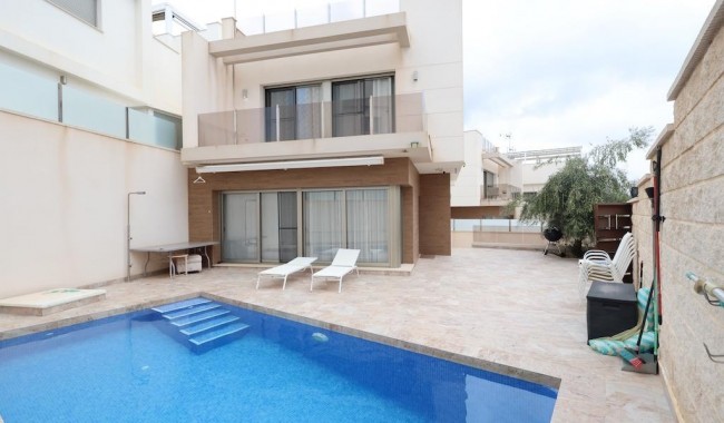 Villa - Resale - Orihuela Costa - Villamartín
