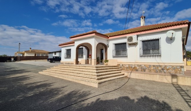 Villa - Resale - Orihuela - La Mata