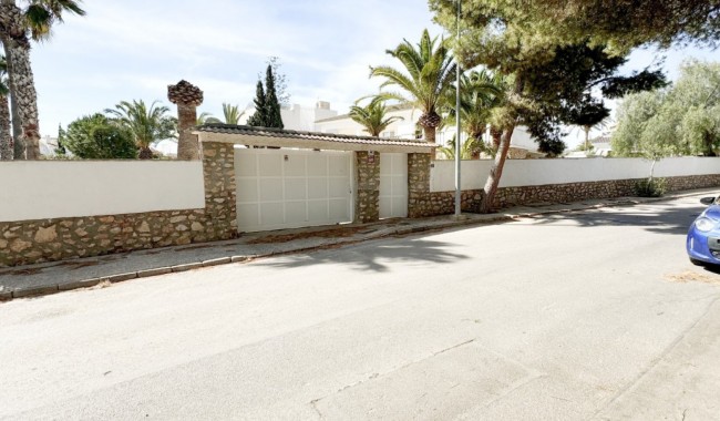 Villa - Resale - Orihuela - La Zenia