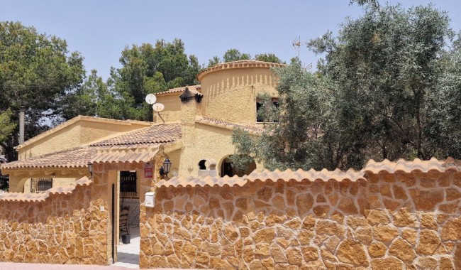 Villa - Resale - Orihuela - Orihuela Centro