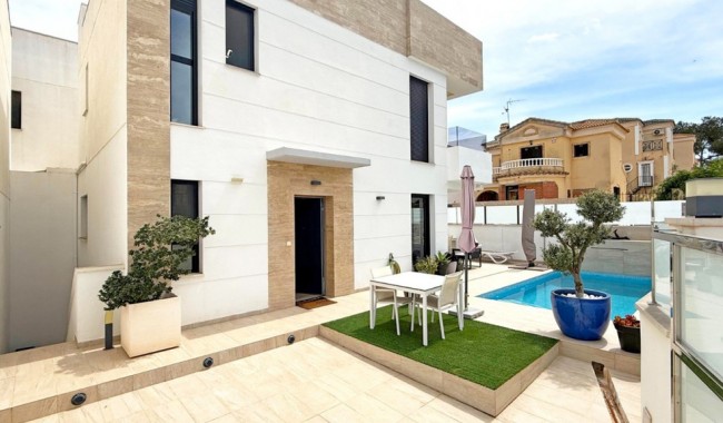 Villa - Resale - Orihuela - Villamartín
