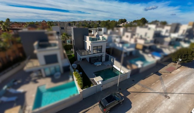 Villa - Resale - San Miguel de Salinas - Bellavista