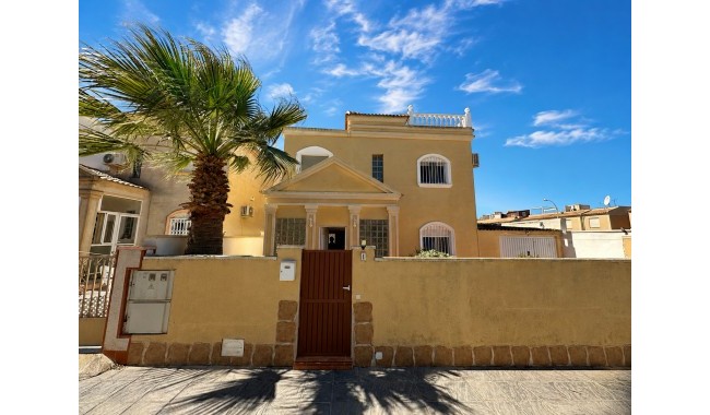 Villa - Resale - Torrevieja - Aguas Nuevas