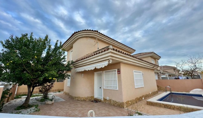 Villa - Resale - Torrevieja - Centro