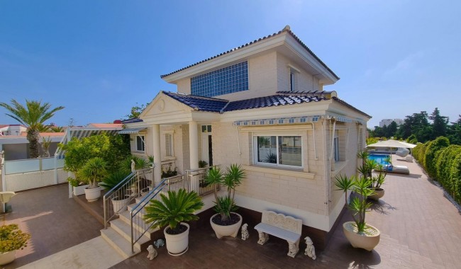 Villa - Resale - Torrevieja - La Mata