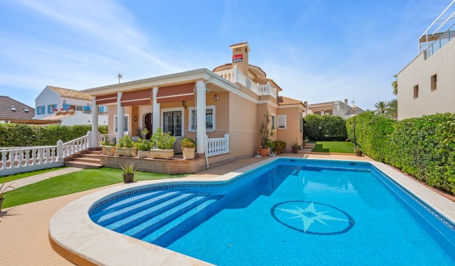 Villa - Resale - Torrevieja - La Mata