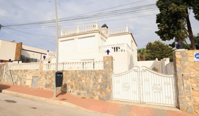 Villa - Resale - Torrevieja - Los Balcones