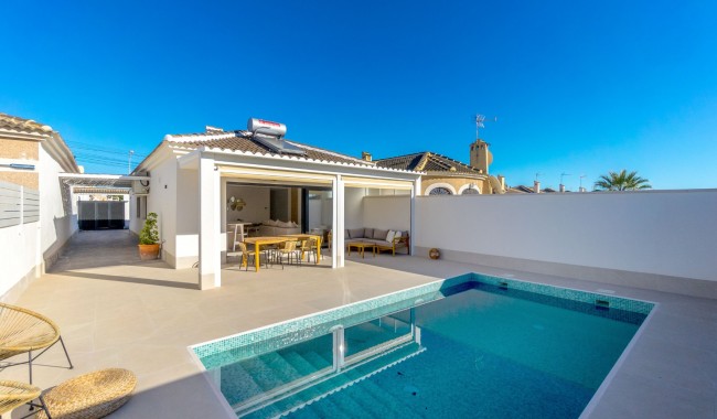 Villa - Resale - Torrevieja - San Luis