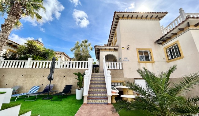 Villa - Resale - Villamartín - Villamartín