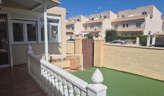 Villa - Segunda mano - Orihuela - La Zenia