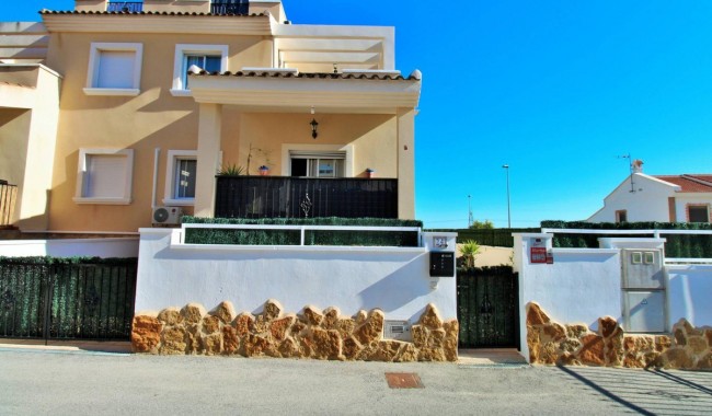 Villa - Segunda mano - San Miguel de Salinas - San Miguel de Salinas Centro