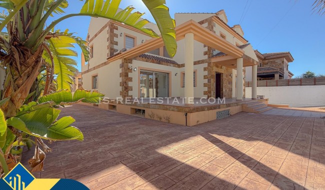 Villa - Segunda mano - Torrevieja - Aguas Nuevas