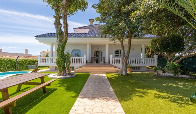 Villa - Segunda mano - Torrevieja - Centro