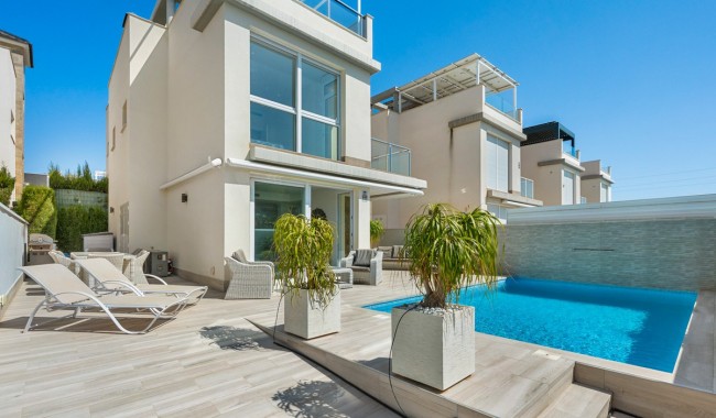 Villa - Segunda mano - Torrevieja - Centro