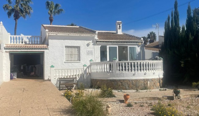 Villa - Segunda mano - Torrevieja - Centro