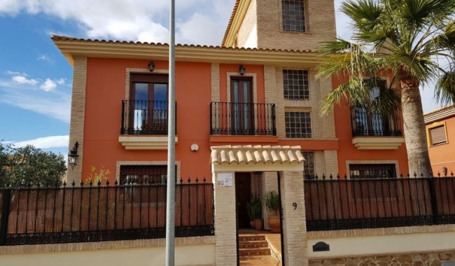 Villa - Segunda mano - Torrevieja - Centro