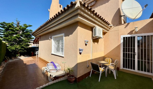Villa - Segunda mano - Torrevieja - Los Altos