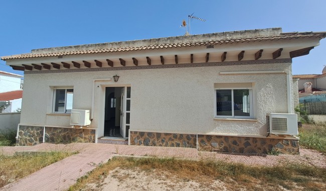 Villa - Segunda mano - Villamartín - AH-5579