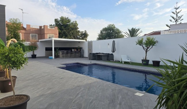 Willa - Sprzedaż - Ciudad Quesada - AV-9513