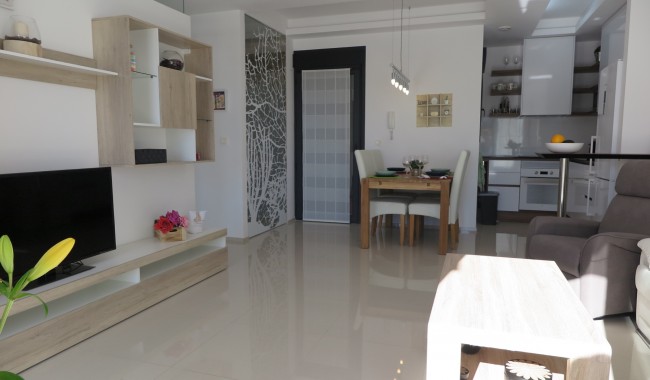 Sprzedaż - Apartament - Arenales del Sol