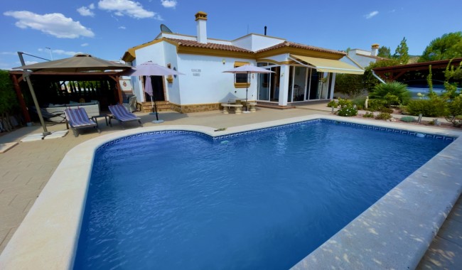 Begagnad - Villa - Hondon de las Nieves