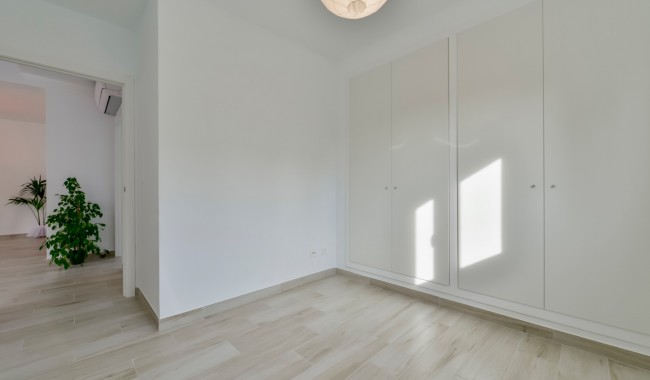 Begagnad - Vertikalt delad - Alfaz / Albir - Albir