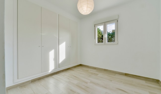 Begagnad - Vertikalt delad - Alfaz / Albir - Albir