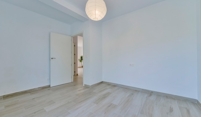 Begagnad - Vertikalt delad - Alfaz / Albir - Albir