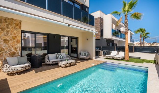 Begagnad - Villa - Orihuela Costa - Lomas de Cabo Roig
