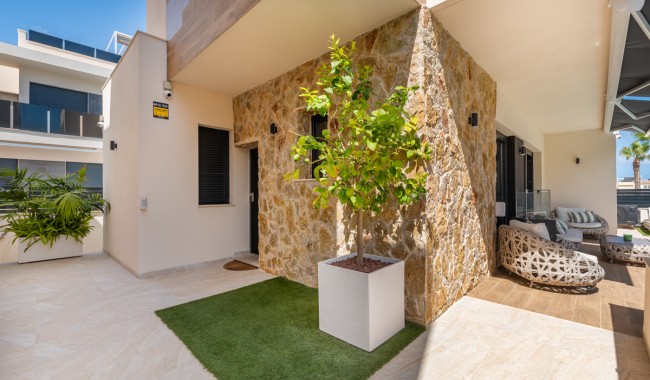 Begagnad - Villa - Orihuela Costa - Lomas de Cabo Roig