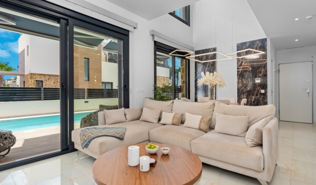 Begagnad - Villa - Orihuela Costa - Lomas de Cabo Roig