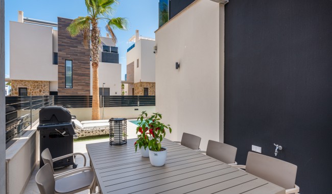 Begagnad - Villa - Orihuela Costa - Lomas de Cabo Roig