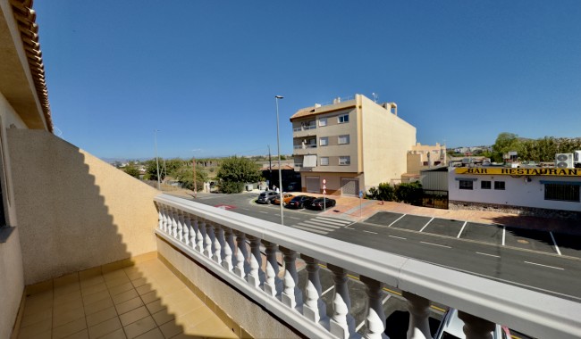 Sprzedaż - Kamienica - Formentera del Segura